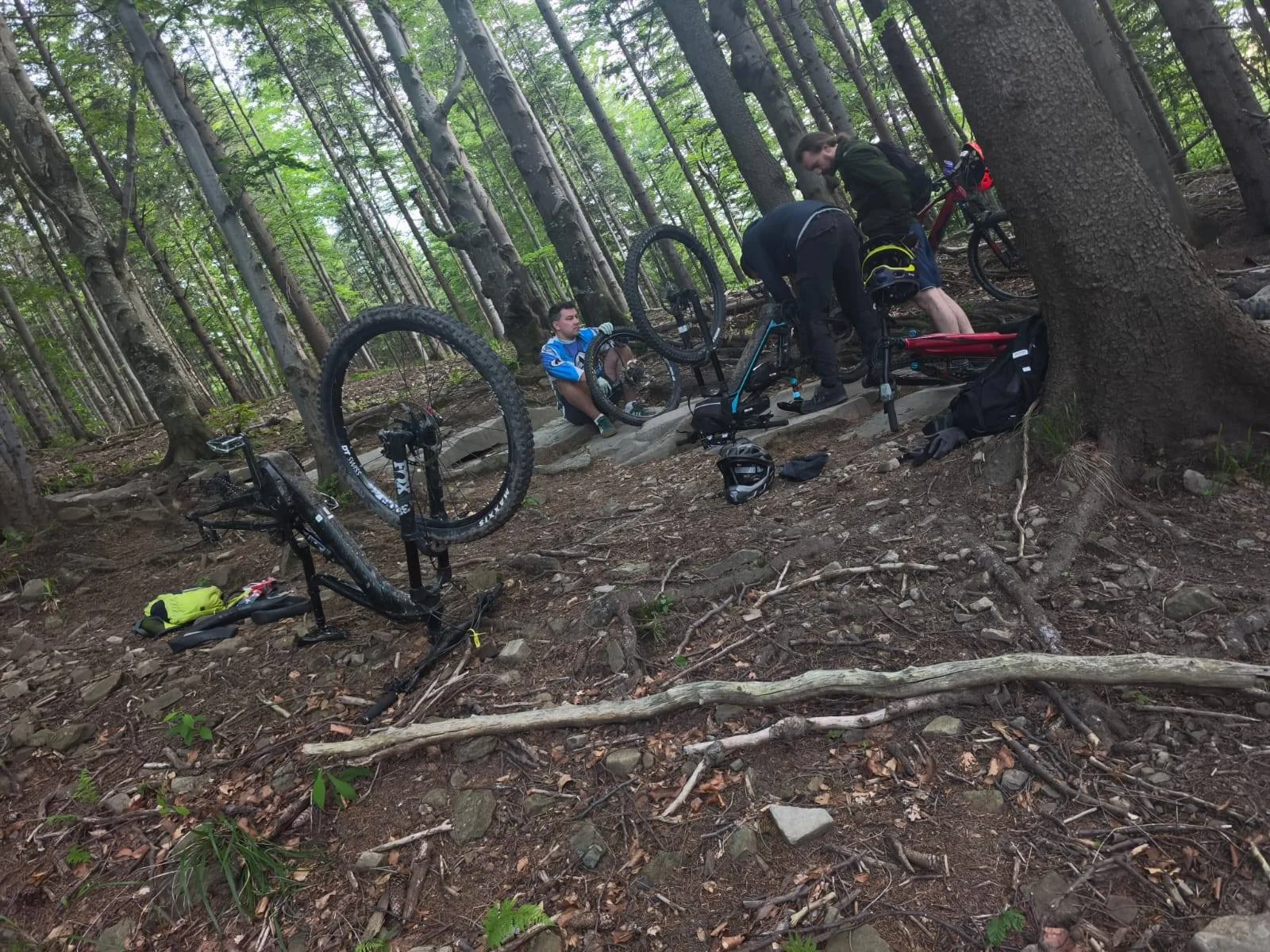 Serwis roweru podczas wyjazdu MTB