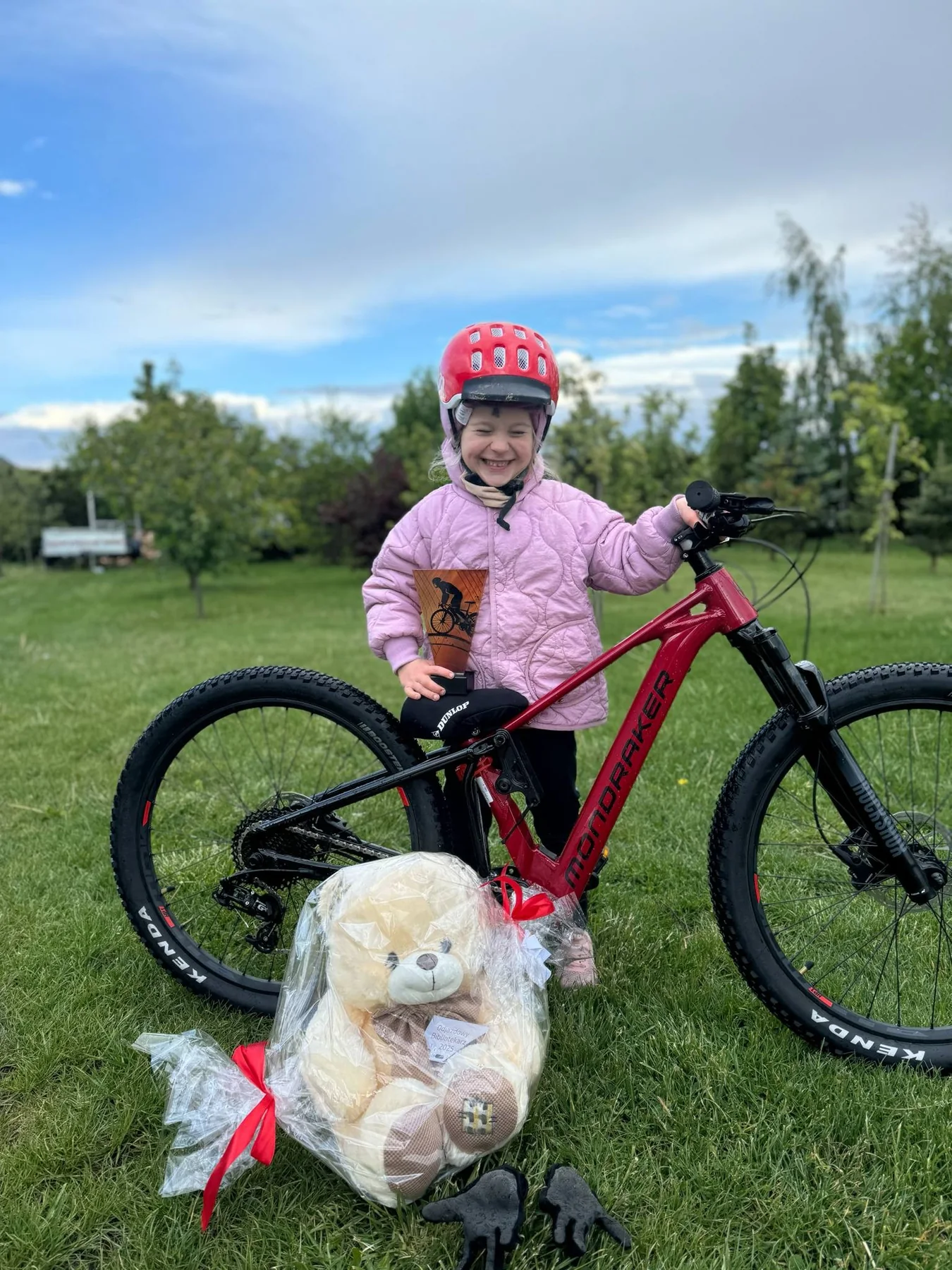 Uczestniczka wydarzenia rowerowego w Rozprzy